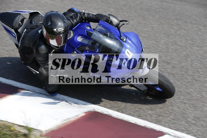 Archiv-2025/49 26.08.2025 Cornu Master School ADR/blau-bleu/0-5